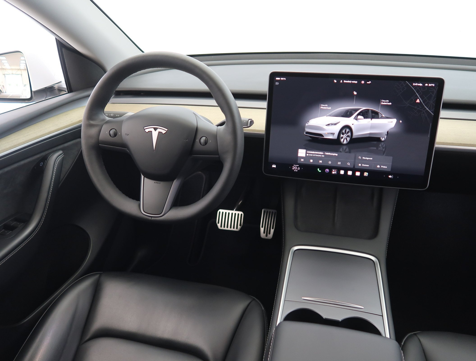 Tesla Model Y Standard Range – fotografie 9