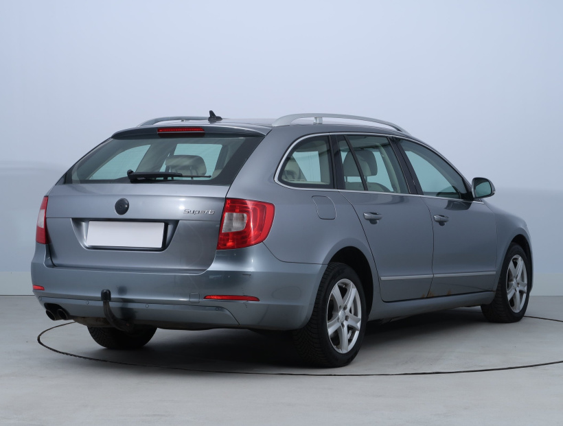 Škoda Superb, 2009