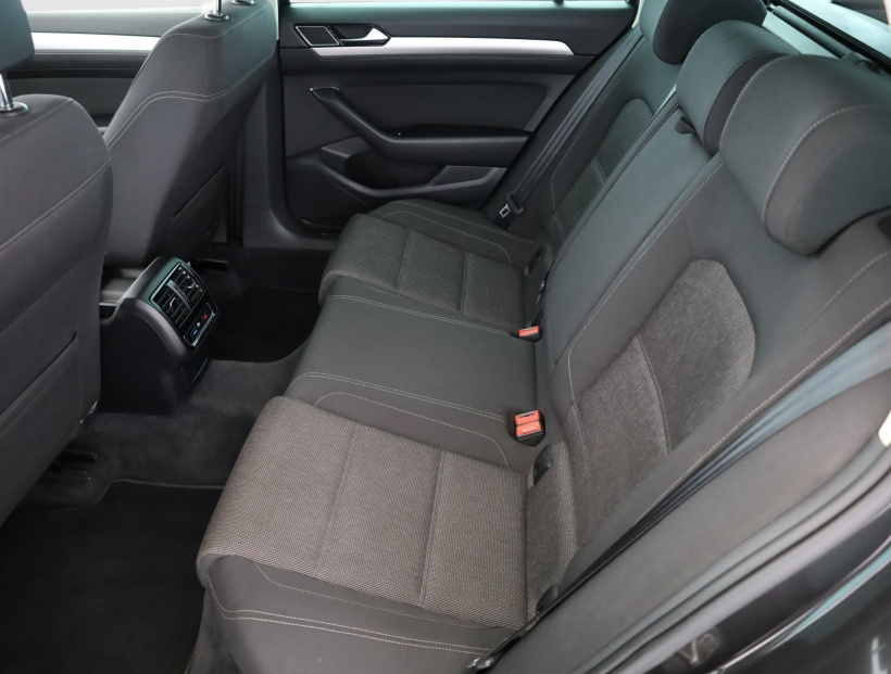 Volkswagen Passat, 2019