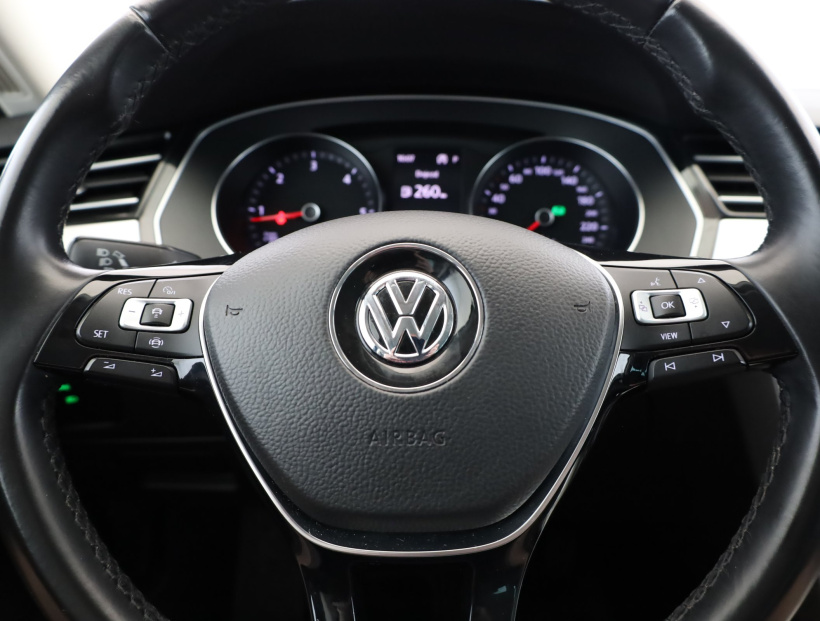 Volkswagen Passat, 2019