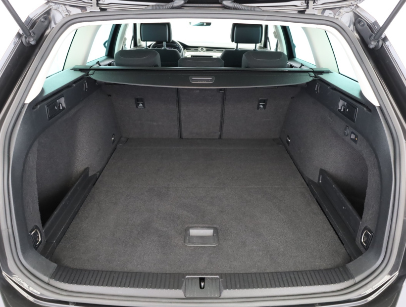 Volkswagen Passat, 2019