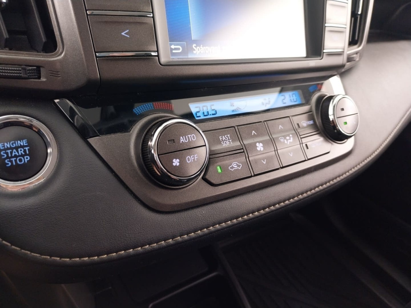 Toyota RAV 4, 2015
