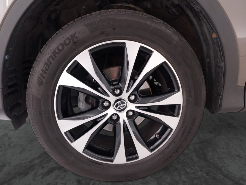 Toyota RAV 4, 2015
