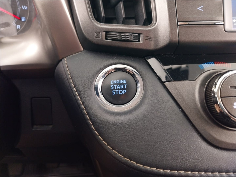 Toyota RAV 4, 2015