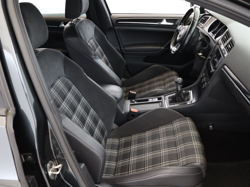Volkswagen Golf, 2015