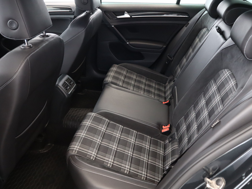Volkswagen Golf, 2015