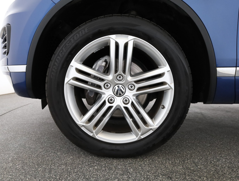 Volkswagen Touareg, 2015
