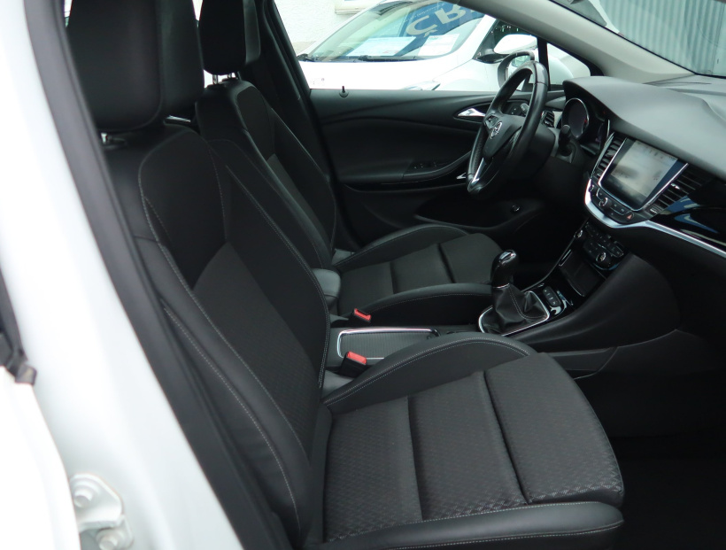Opel Astra, 2019
