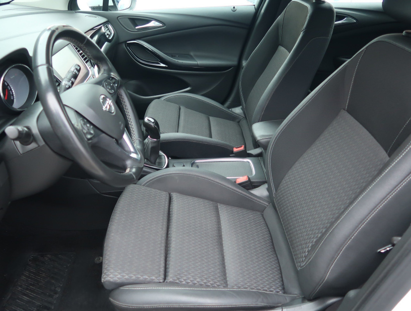 Opel Astra, 2019