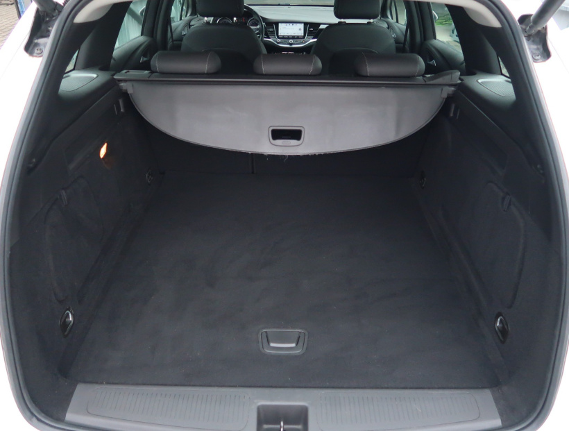 Opel Astra, 2019