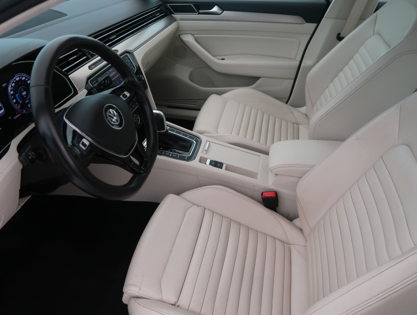 Volkswagen Passat, 2015