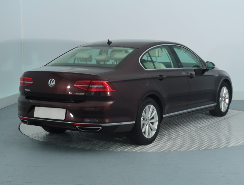 Volkswagen Passat, 2015