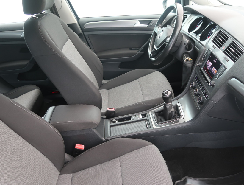 Volkswagen Golf, 2016