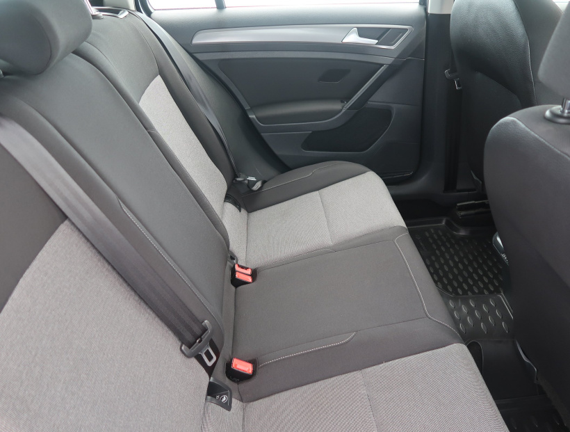 Volkswagen Golf, 2016