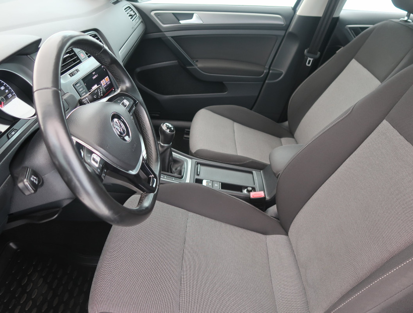 Volkswagen Golf, 2016