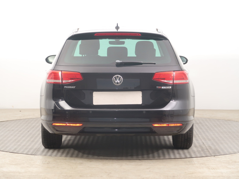 Volkswagen Passat, 2015