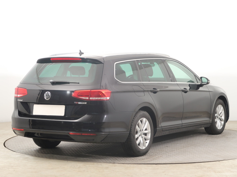 Volkswagen Passat, 2015