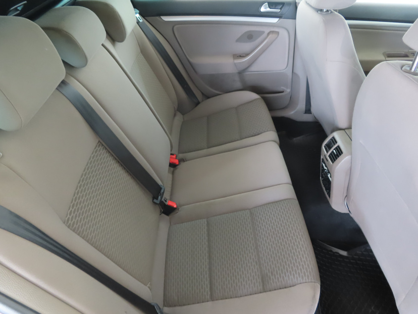 Volkswagen Golf, 2010