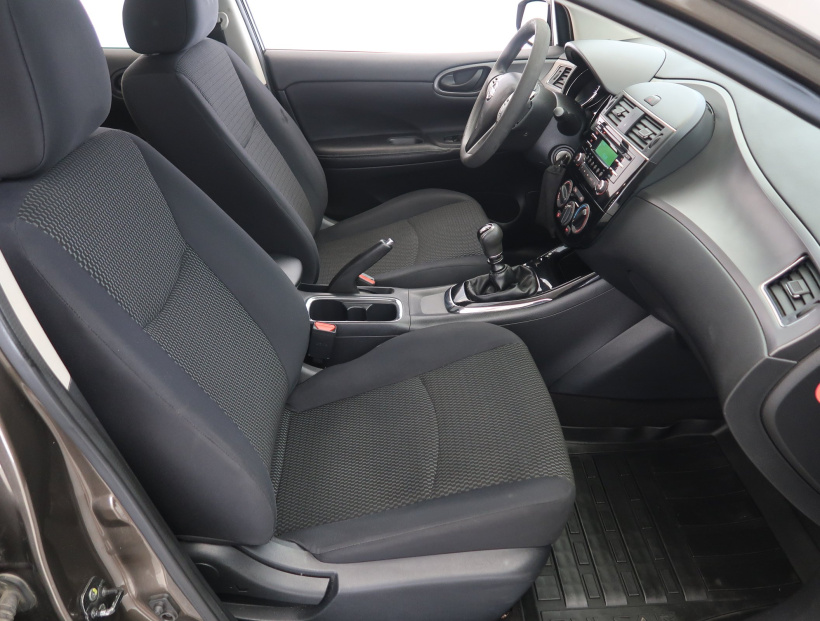 Nissan Pulsar, 2015