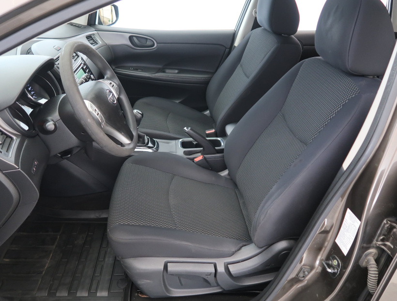 Nissan Pulsar, 2015