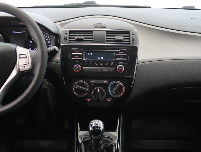 Nissan Pulsar, 2015