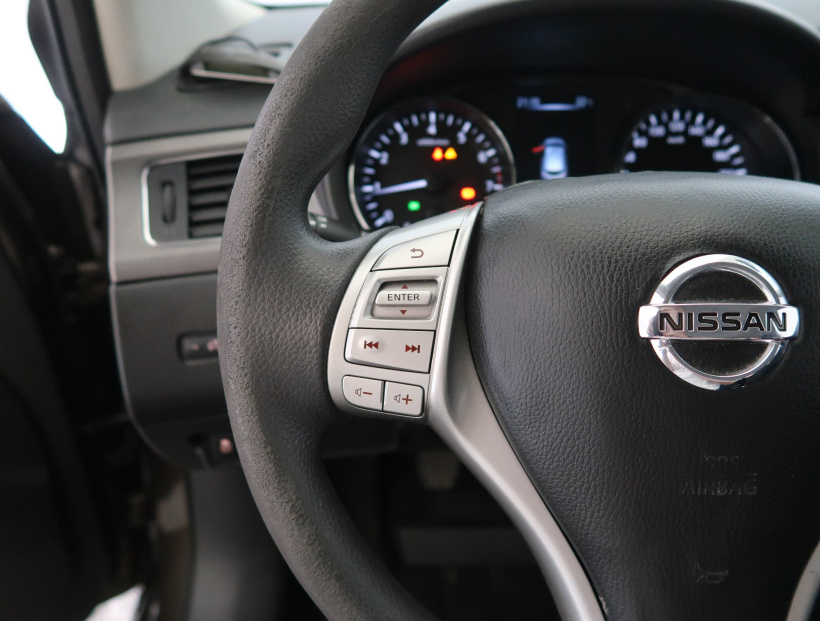 Nissan Pulsar, 2015