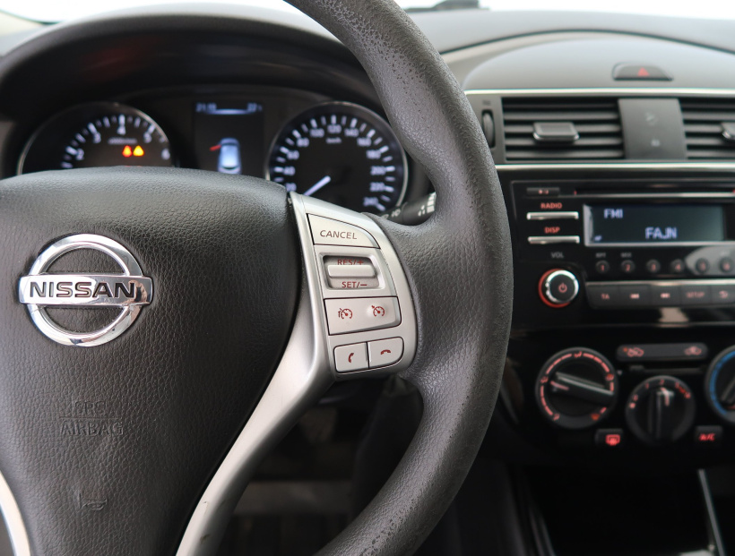 Nissan Pulsar, 2015