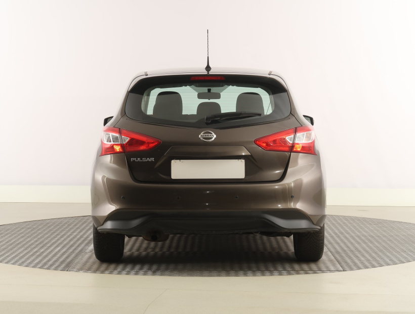 Nissan Pulsar, 2015