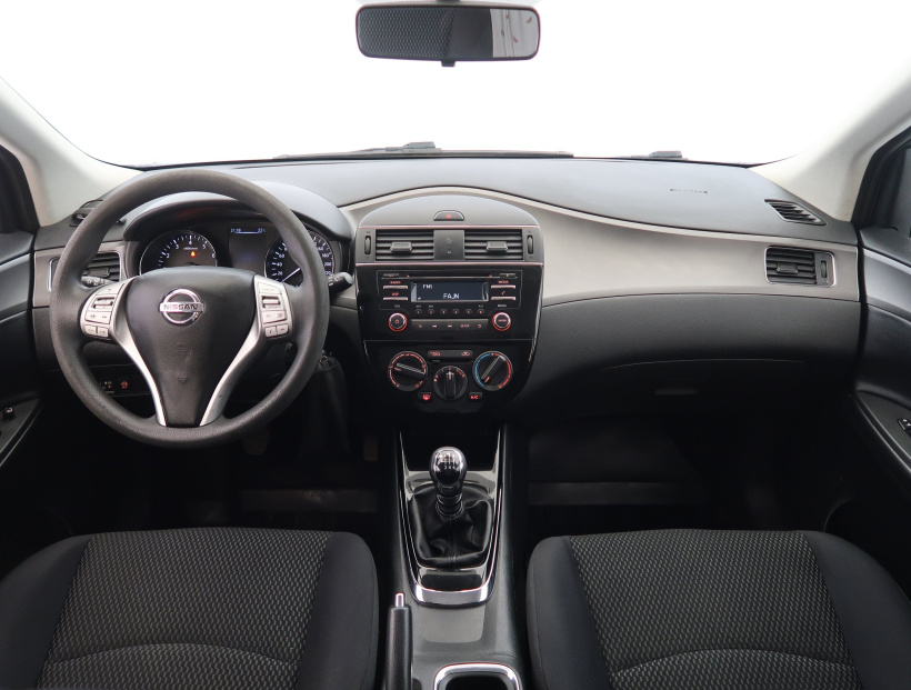 Nissan Pulsar, 2015