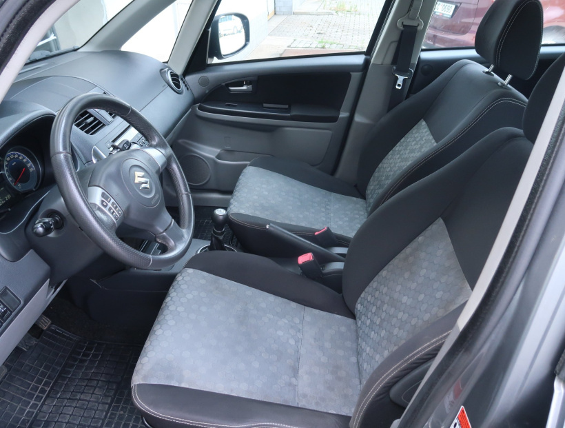 Suzuki SX4, 2013