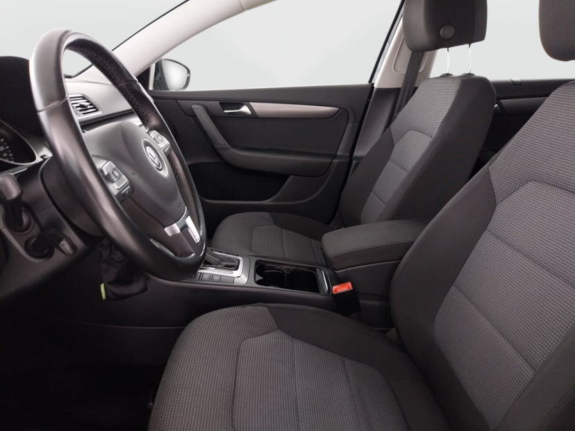 Volkswagen Passat, 2011