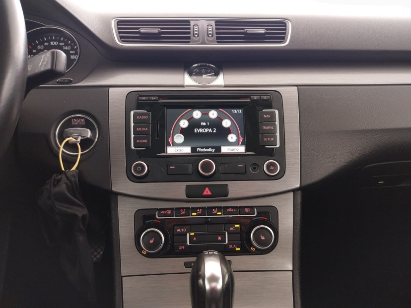 Volkswagen Passat, 2011