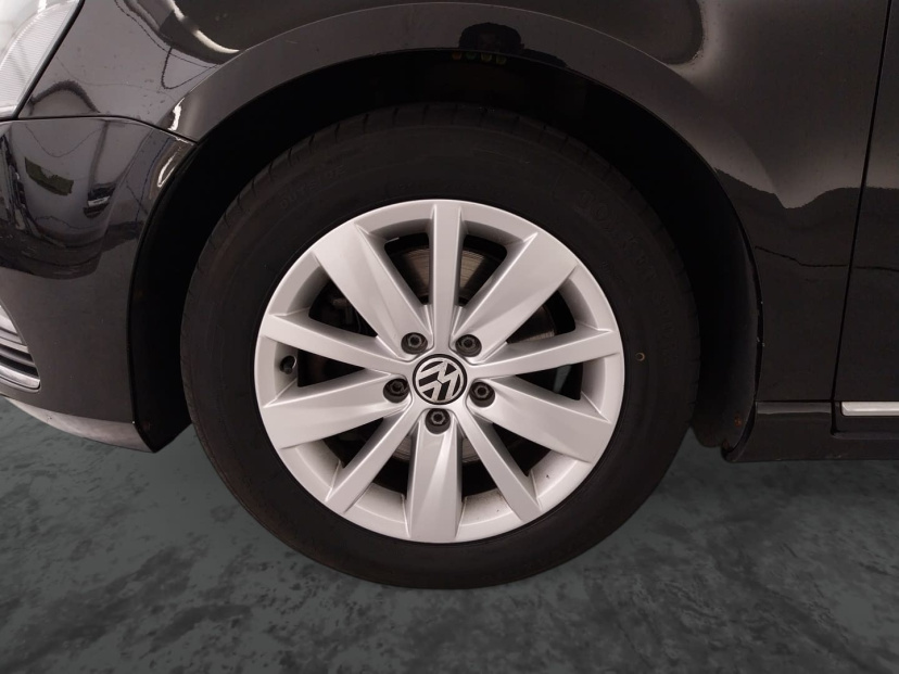 Volkswagen Passat, 2011