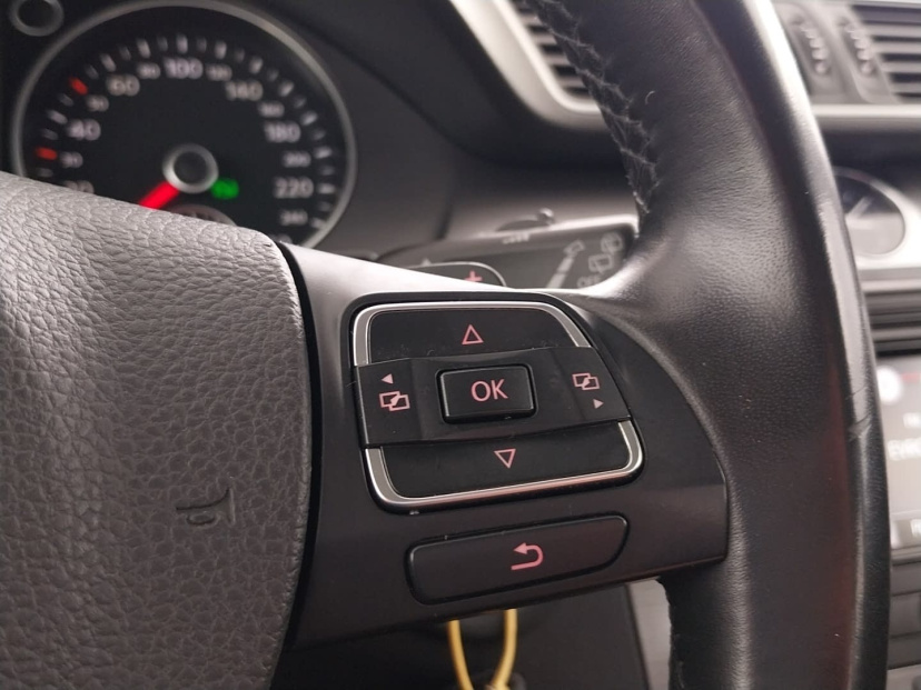 Volkswagen Passat, 2011