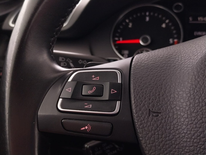 Volkswagen Passat, 2011