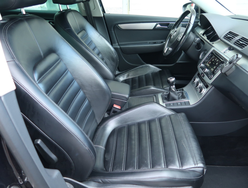Volkswagen Passat, 2012