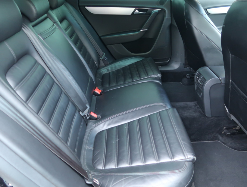 Volkswagen Passat, 2012