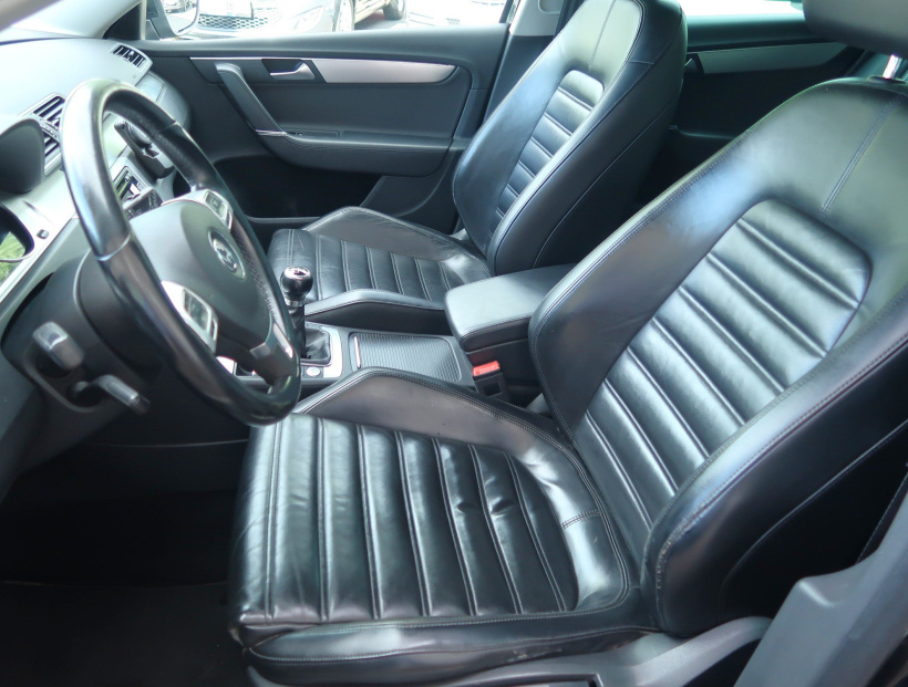 Volkswagen Passat, 2012