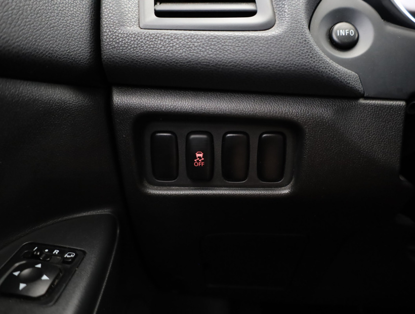 Mitsubishi ASX, 2016