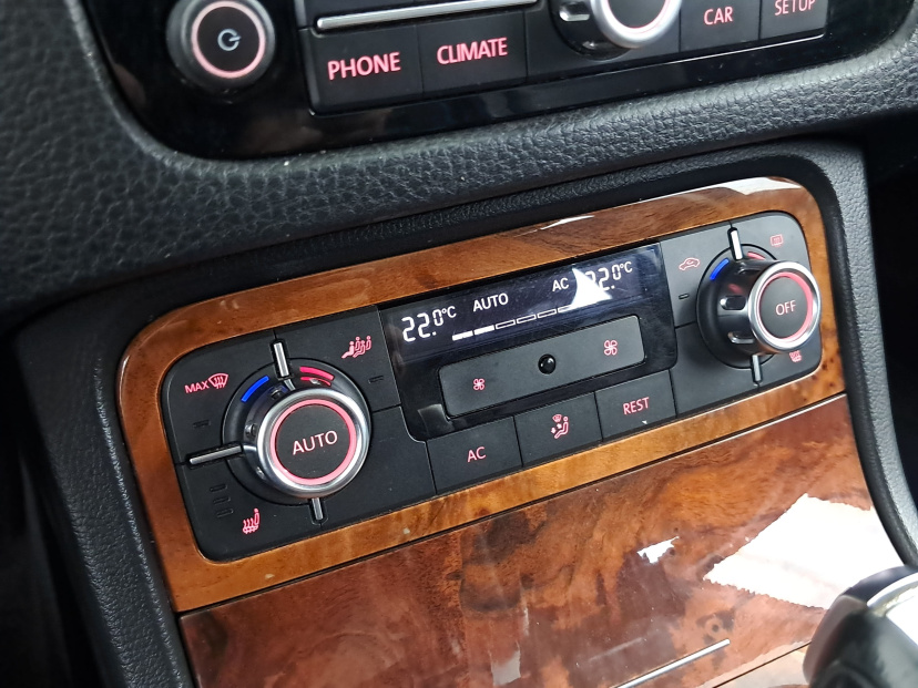 Volkswagen Touareg, 2010