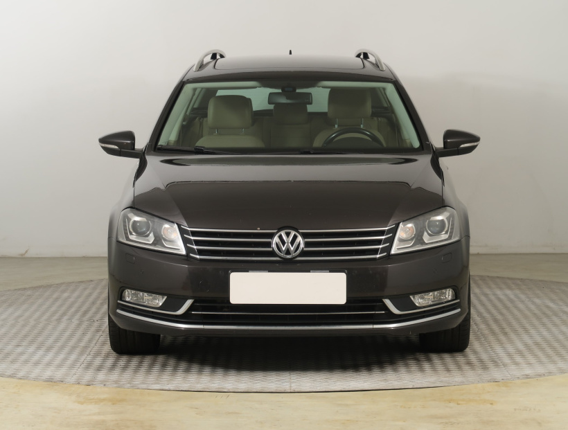 Volkswagen Passat, 2011