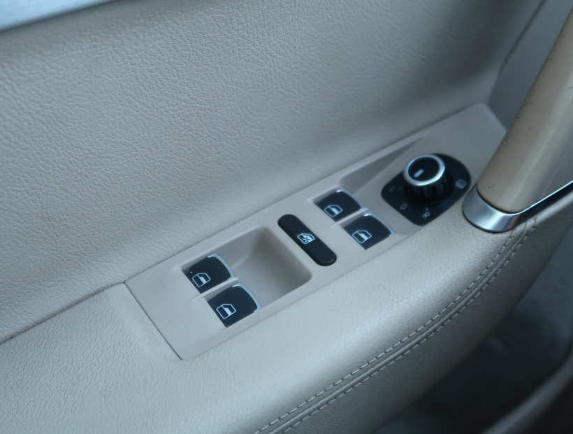 Volkswagen Passat, 2011