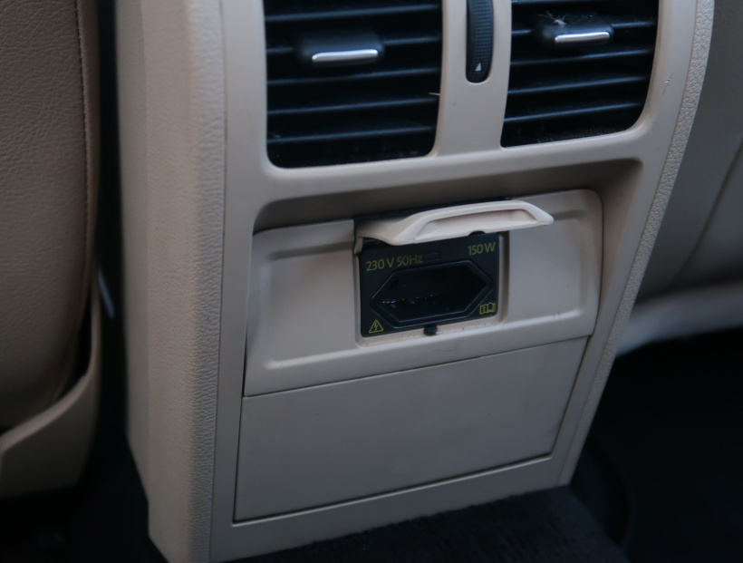 Volkswagen Passat, 2011