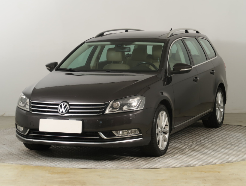 Volkswagen Passat, 2011