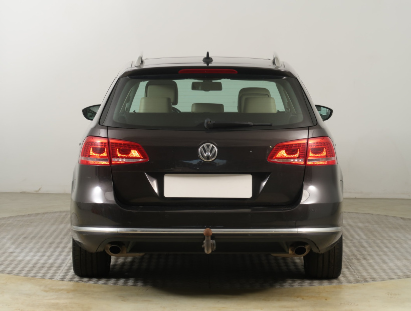 Volkswagen Passat, 2011