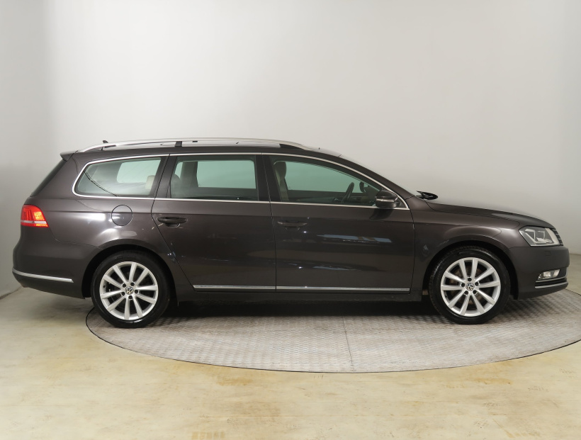 Volkswagen Passat, 2011
