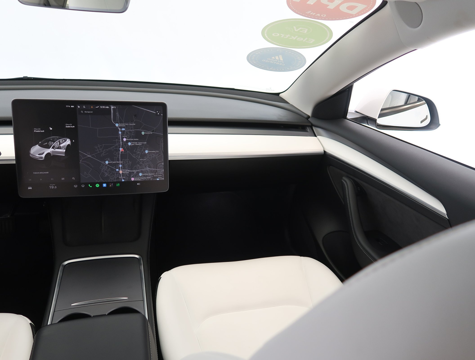 Tesla Model 3 Long Range AWD – fotografie 11