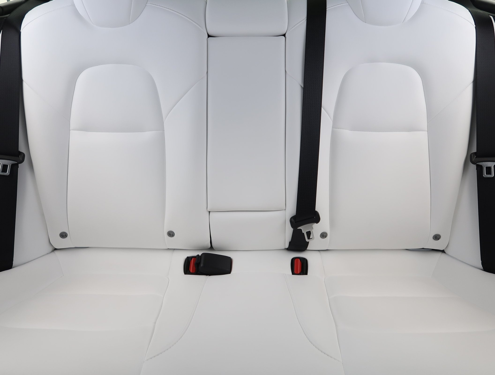 Tesla Model 3 Long Range AWD – fotografie 14