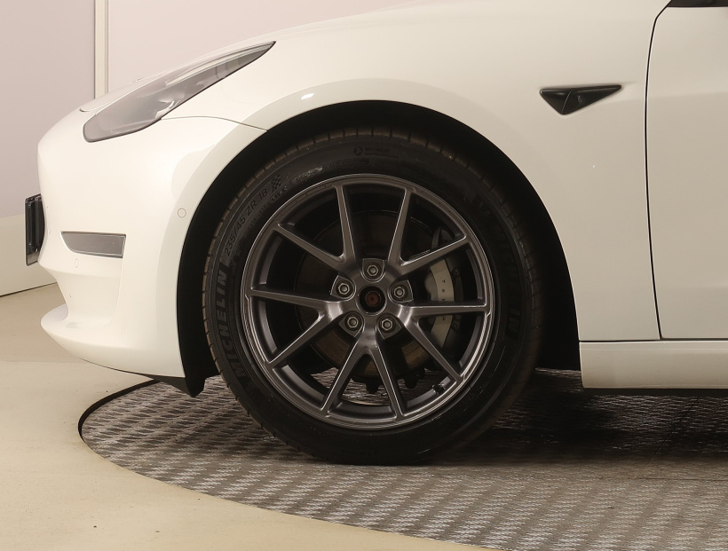 Tesla Model 3, 2022