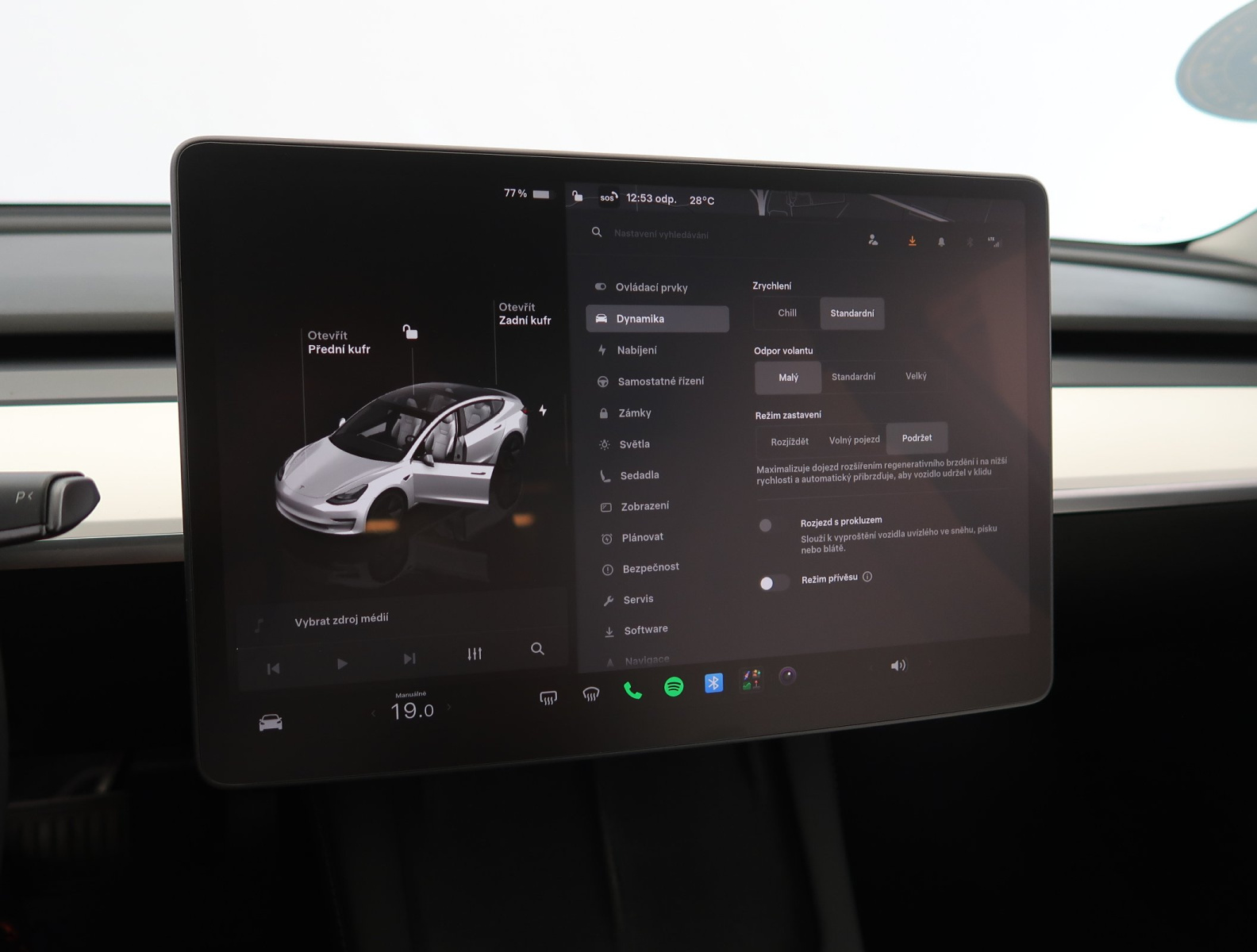 Tesla Model 3 Long Range AWD – fotografie 26